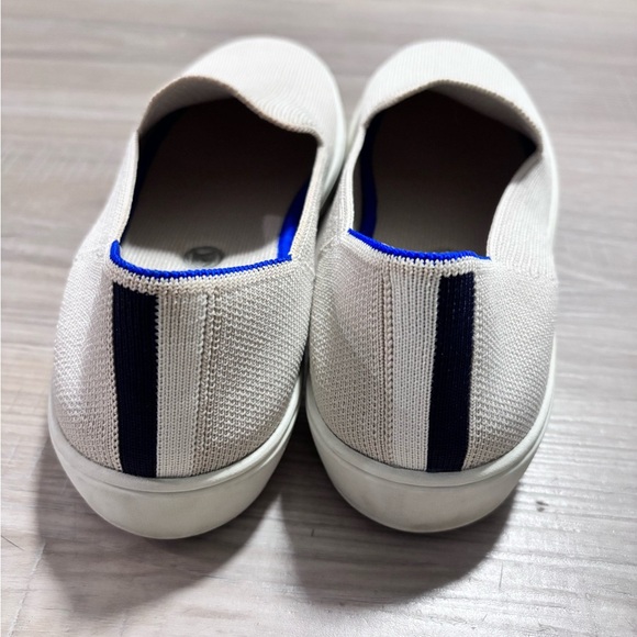 Light Gray Slip-On Loafers with Elastic‎ Goring and Rubber Sole - Picture 3 of 7